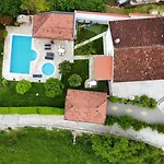 Daire Sunny With Swimming Pool *