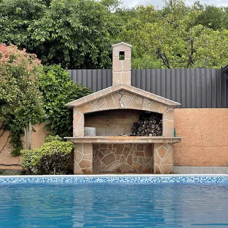 Sunny With Swimming Pool *