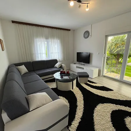 Sunny With Swimming Pool * Stolac