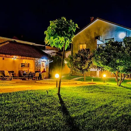 Lägenhet Sunny With Swimming Pool *