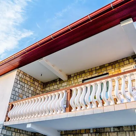 Lägenhet Sunny With Swimming Pool Stolac