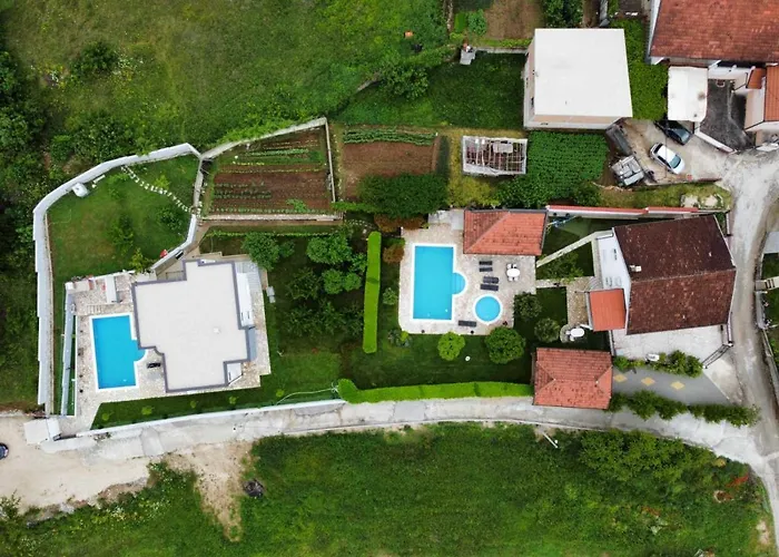 Sunny With Swimming Pool * Stolac